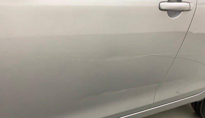 2012 Maruti Swift VDI, Diesel, Manual, 1,02,424 km, Front passenger door - Slightly dented