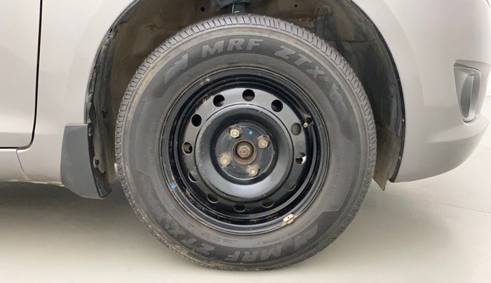 2012 Maruti Swift VDI, Diesel, Manual, 1,02,424 km, Right Front Wheel