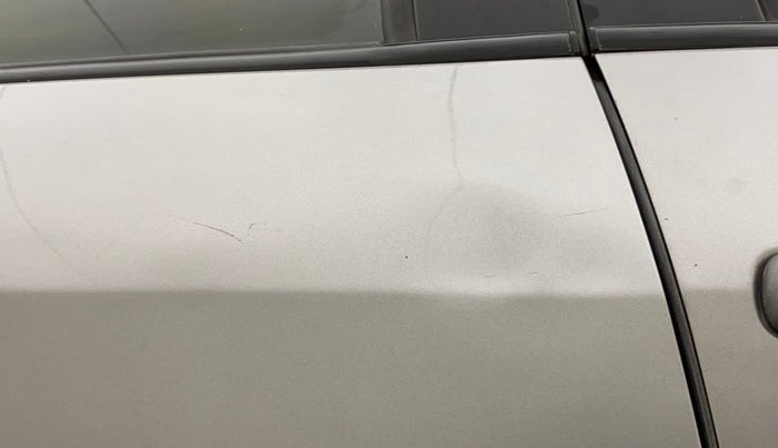 2012 Maruti Swift VDI, Diesel, Manual, 1,02,424 km, Right rear door - Slightly dented