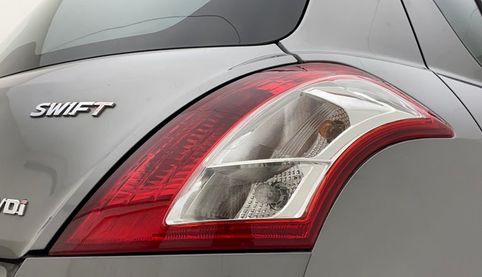 2012 Maruti Swift VDI, Diesel, Manual, 1,02,424 km, Right tail light - Reverse gear light not functional