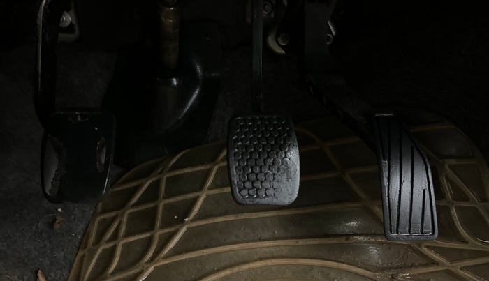 2015 Maruti Alto K10 LXI CNG, CNG, Manual, 1,23,162 km, Pedals