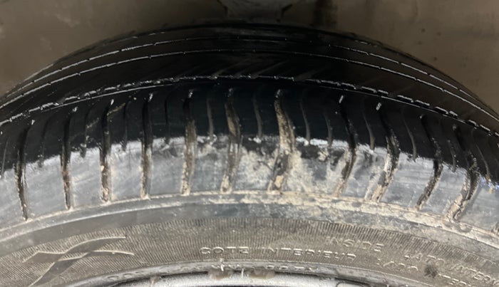 2015 Maruti Alto K10 LXI CNG, CNG, Manual, 1,23,162 km, Left Front Tyre Tread