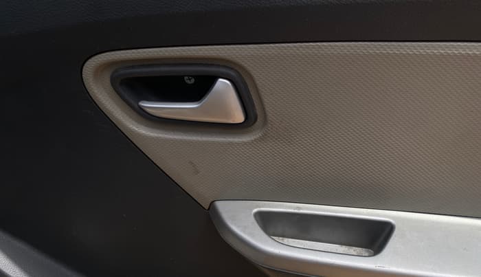 2018 Maruti Alto K10 VXI (O) AMT, CNG, Automatic, 33,988 km, Driver Side Door Panels Control