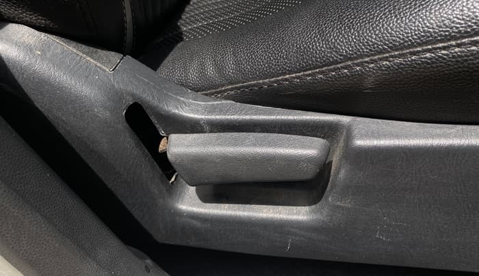 2018 Maruti Alto K10 VXI (O) AMT, CNG, Automatic, 33,988 km, Driver Side Adjustment Panel