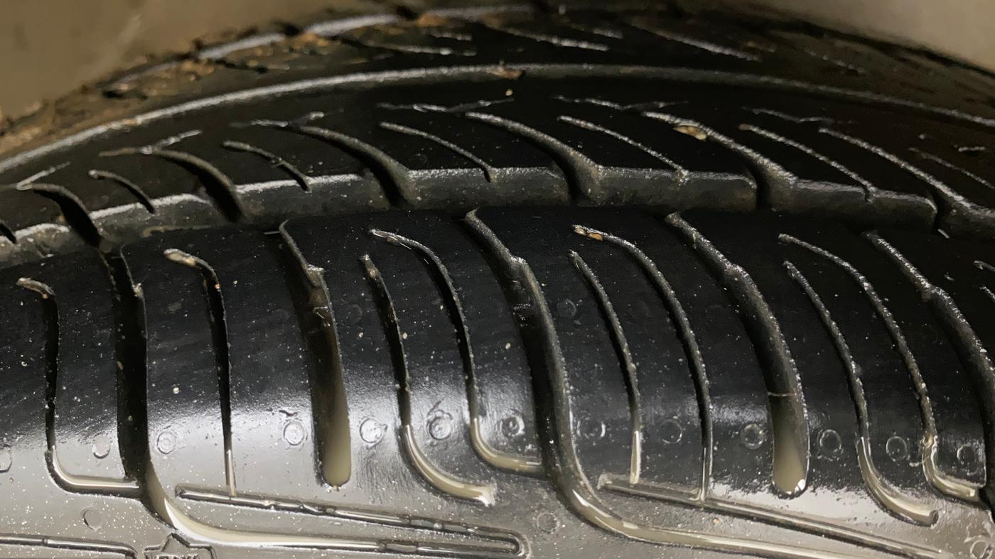 2018 Maruti Alto K10 VXI (O) AMT, CNG, Automatic, 33,988 km, Right Front Tyre Tread
