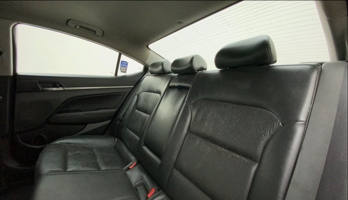 2016 Hyundai New Elantra 1.6 SX (O) AT DIESEL, Diesel, Automatic, 99,120 km, Right Side Rear Door Cabin