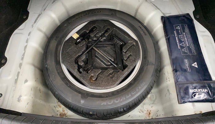 2016 Hyundai New Elantra 1.6 SX (O) AT DIESEL, Diesel, Automatic, 99,120 km, Spare Tyre