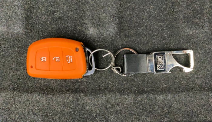 2016 Hyundai New Elantra 1.6 SX (O) AT DIESEL, Diesel, Automatic, 99,120 km, Key Close Up