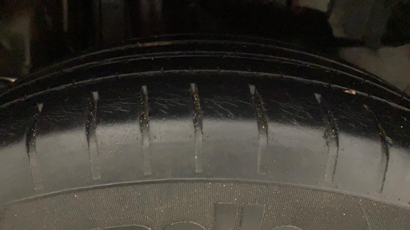 2020 Maruti Swift ZXI AMT, Petrol, Automatic, 44,694 km, Right Rear Tyre Tread