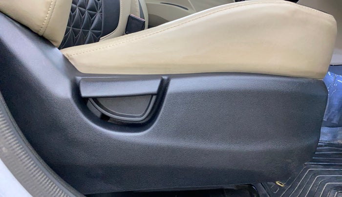 2019 Hyundai NEW SANTRO SPORTZ MT, Petrol, Manual, 17,463 km, Driver Side Adjustment Panel