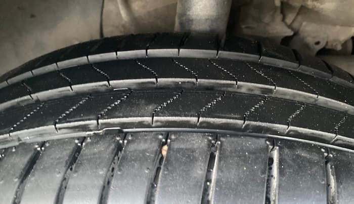 2016 Tata Indigo ECS LX TDI, Diesel, Manual, 1,28,146 km, Right Front Tyre Tread