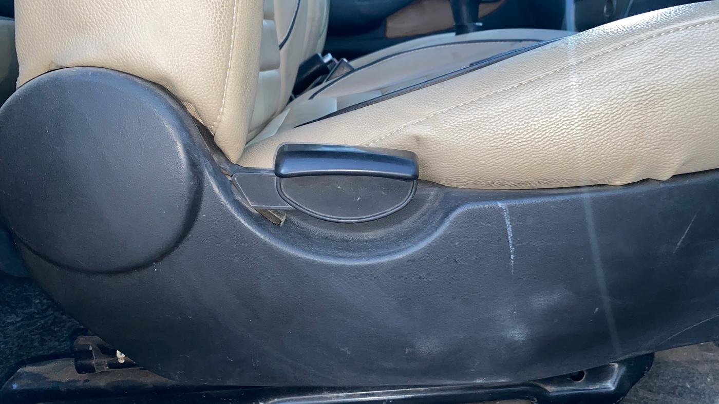 2016 Tata Indigo ECS LX TDI, Diesel, Manual, 1,28,232 km, Driver Side Adjustment Panel