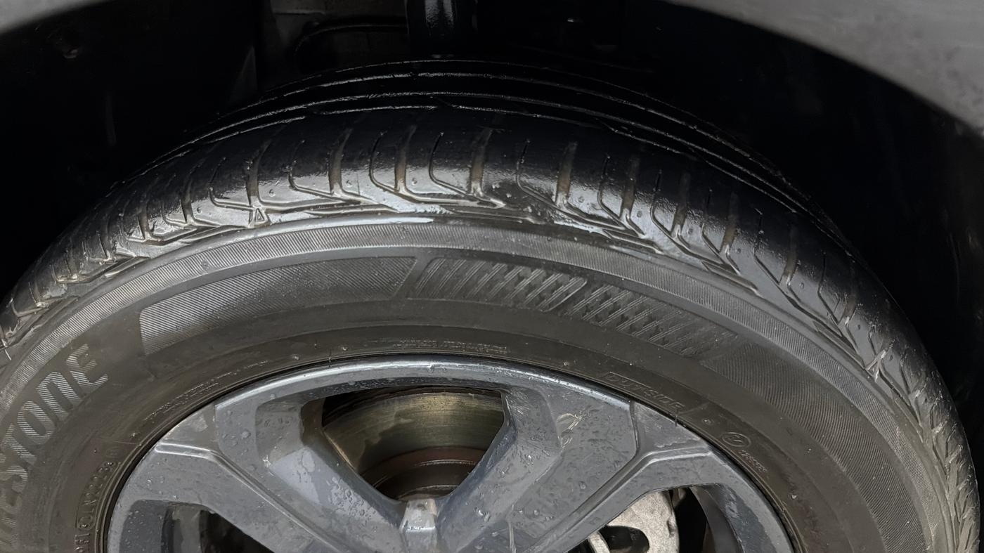 2023 Tata NEXON XZA PLUS LUX SUNROOF DARK PETROL, Petrol, Automatic, 49,867 km, Right Front Tyre Tread