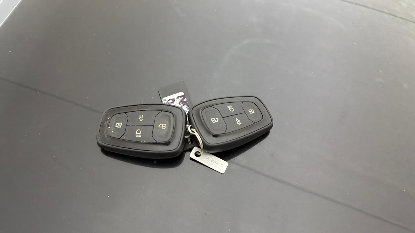 2023 Tata NEXON XZA PLUS LUX SUNROOF DARK PETROL, Petrol, Automatic, 49,867 km, Key Close Up
