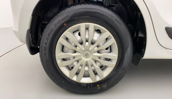 2018 Maruti Swift LXI D, Petrol, Manual, 16,083 km, Right Rear Wheel
