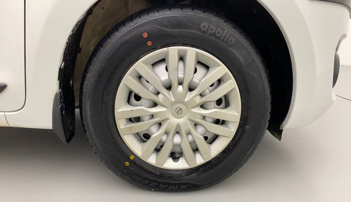 2018 Maruti Swift LXI D, Petrol, Manual, 16,083 km, Right Front Wheel