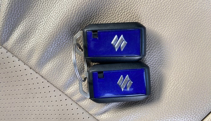 2021 Maruti Dzire ZXI, Petrol, Manual, 27,226 km, Key Close Up