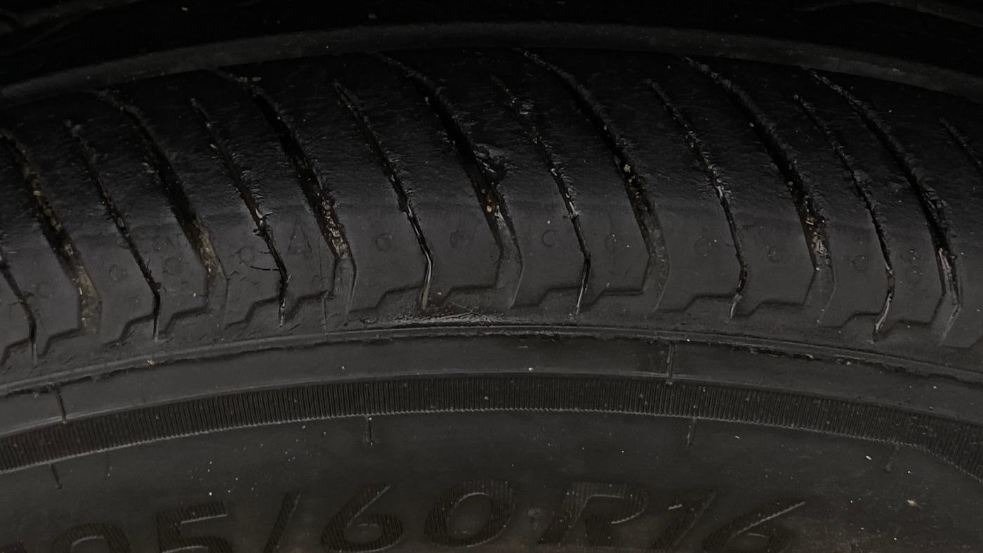 2022 Renault Kiger RXT (O) MT, Petrol, Manual, 17,110 km, Right Front Tyre Tread