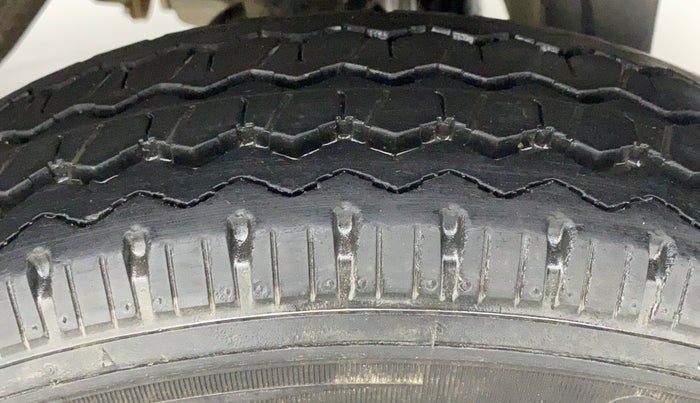 2020 Maruti Eeco 5 STR WITH A/C+HTR, Petrol, Manual, 6,695 km, Left Rear Tyre Tread