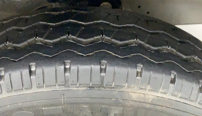 2020 Maruti Eeco 5 STR WITH A/C+HTR, Petrol, Manual, 6,695 km, Right Front Tyre Tread