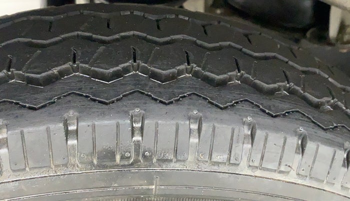 2020 Maruti Eeco 5 STR WITH A/C+HTR, Petrol, Manual, 6,695 km, Right Rear Tyre Tread