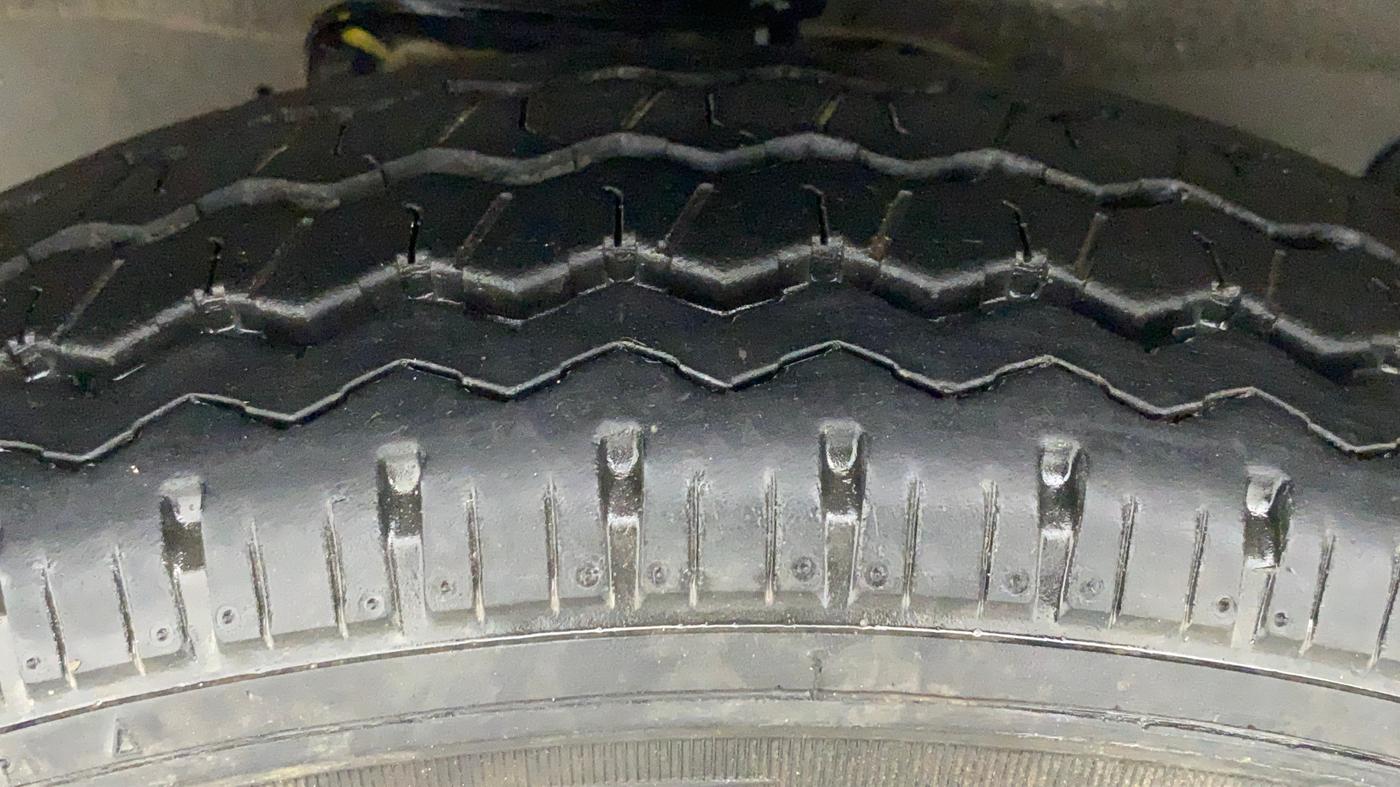 2020 Maruti Eeco 5 STR WITH A/C+HTR, Petrol, Manual, 6,695 km, Left Front Tyre Tread