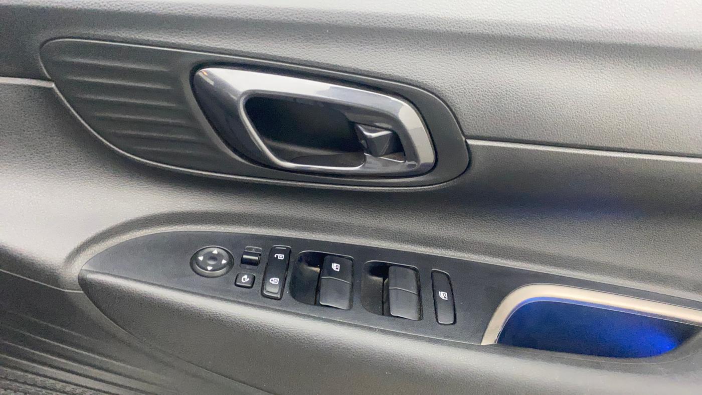 2020 Hyundai NEW I20 ASTA (O) 1.0 TURBO GDI DCT, Petrol, Automatic, 43,247 km, Driver Side Door Panels Control