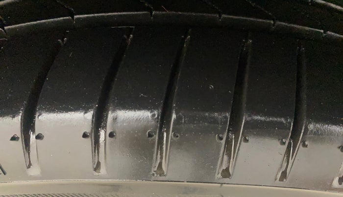 2020 Hyundai NEW I20 ASTA (O) 1.0 TURBO GDI DCT, Petrol, Automatic, 43,247 km, Right Front Tyre Tread