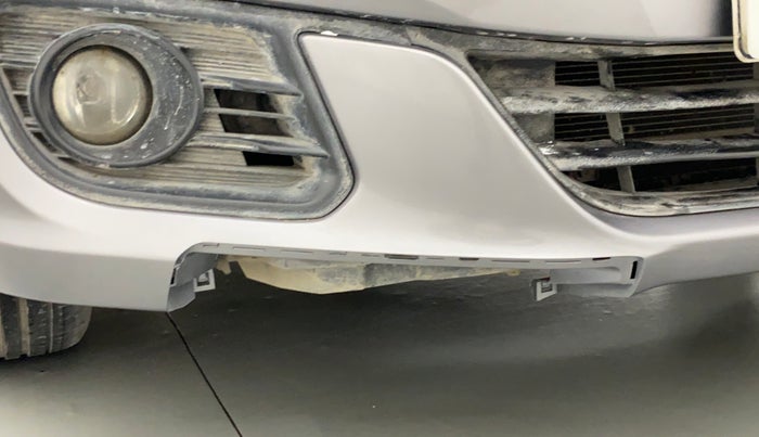 2016 Maruti Ciaz ZXI+, Petrol, Manual, 75,603 km, Front bumper - Tow hook cover broken