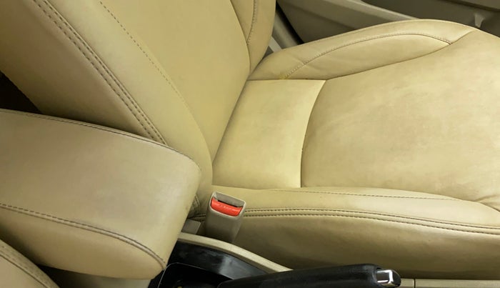 2016 Maruti Ciaz ZXI+, Petrol, Manual, 75,603 km, Front left seat (passenger seat) - Retractor not working