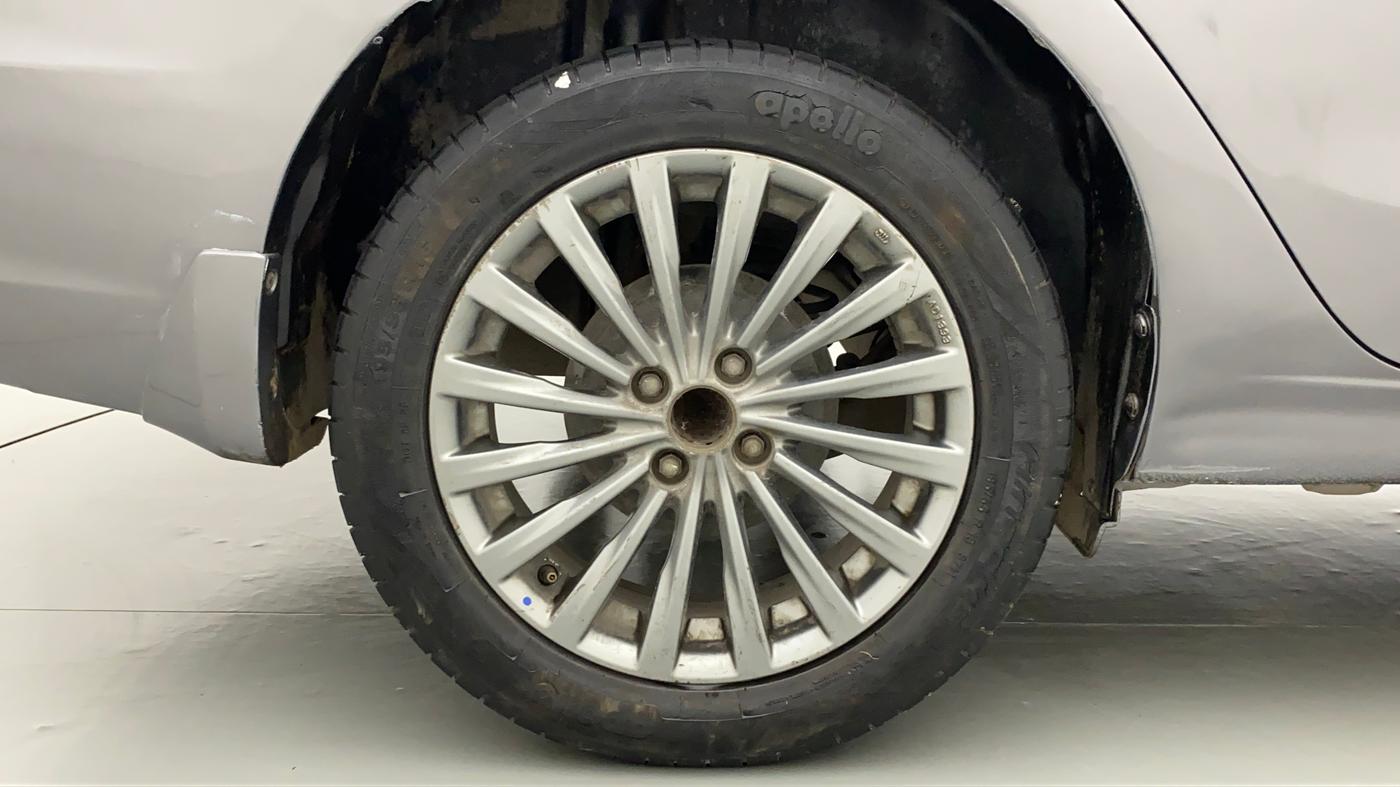 2016 Maruti Ciaz ZXI+, Petrol, Manual, 75,603 km, Right Rear Wheel