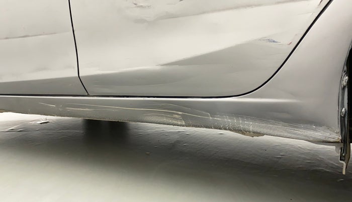 2016 Maruti Ciaz ZXI+, Petrol, Manual, 75,603 km, Left running board - Slightly dented