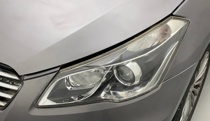 2016 Maruti Ciaz ZXI+, Petrol, Manual, 75,603 km, Left headlight - Minor scratches