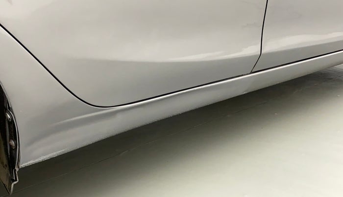 2016 Maruti Ciaz ZXI+, Petrol, Manual, 75,603 km, Right running board - Slightly dented
