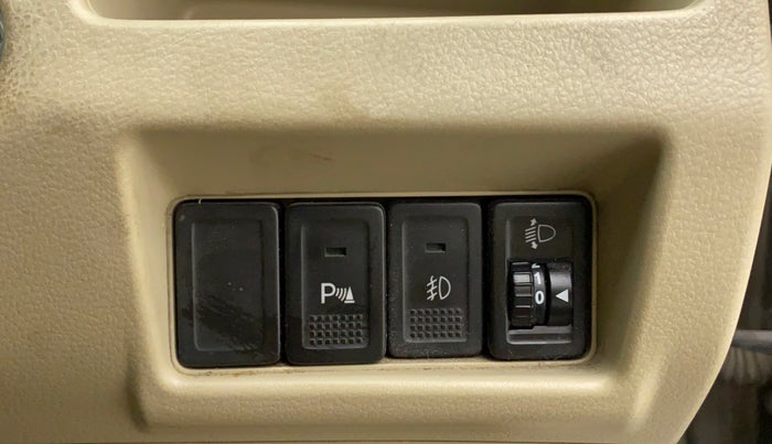 2016 Maruti Ciaz ZXI+, Petrol, Manual, 75,603 km, Dashboard - Headlight height adjustment not working