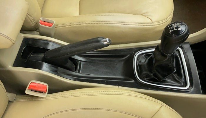 2016 Maruti Ciaz ZXI+, Petrol, Manual, 75,603 km, Gear Lever