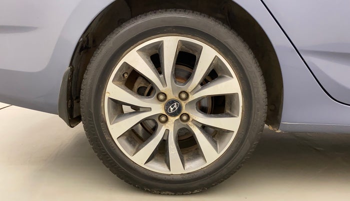 2014 Hyundai Verna FLUIDIC 1.6 VTVT SX, Petrol, Manual, 77,448 km, Right Rear Wheel