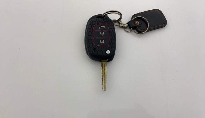 2020 Hyundai VENUE S 1.2, Petrol, Manual, 29,837 km, Key Close Up