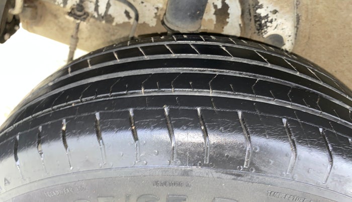 2020 Hyundai VENUE S 1.2, Petrol, Manual, 29,837 km, Right Rear Tyre Tread