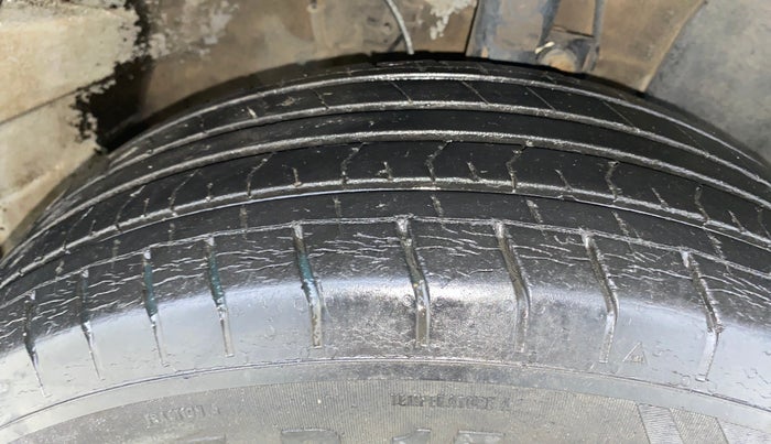 2020 Hyundai VENUE S 1.2, Petrol, Manual, 29,837 km, Right Front Tyre Tread