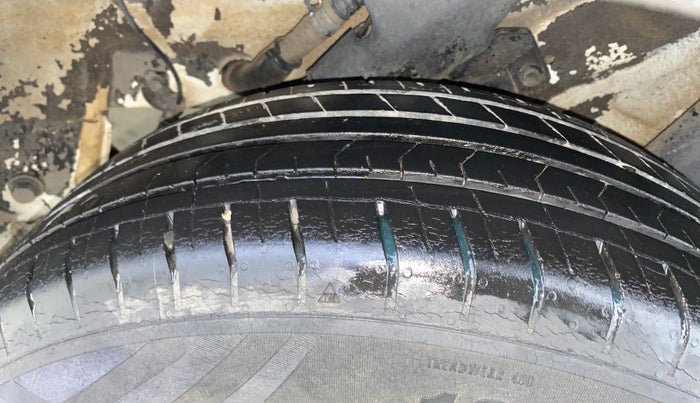 2020 Hyundai VENUE S 1.2, Petrol, Manual, 29,837 km, Left Rear Tyre Tread