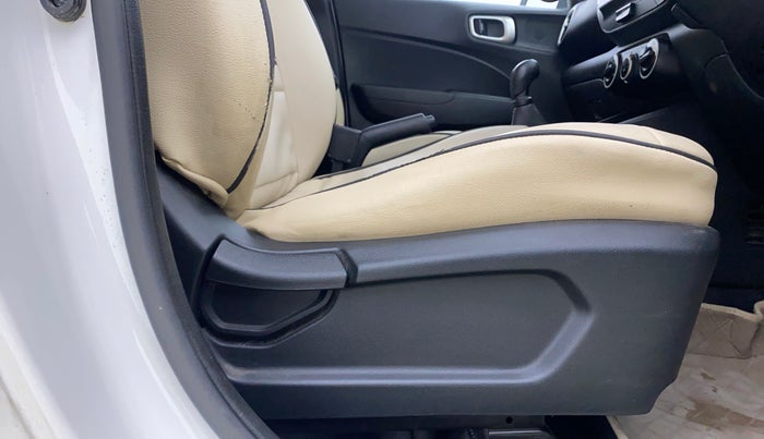 2020 Hyundai VENUE S 1.2, Petrol, Manual, 29,837 km, Driver Side Adjustment Panel