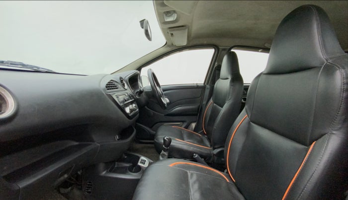 2018 Datsun Redi Go T (O), CNG, Manual, 1,02,241 km, Right Side Front Door Cabin