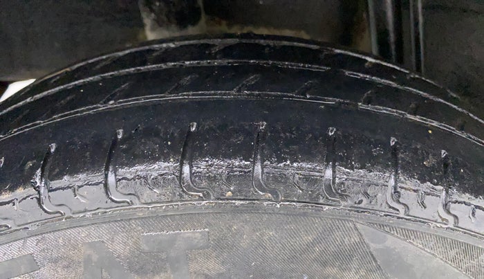 2018 Datsun Redi Go T (O), CNG, Manual, 1,02,241 km, Right Rear Tyre Tread