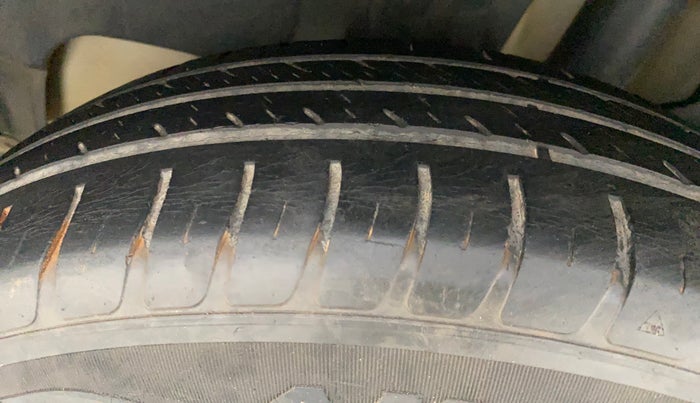 2018 Maruti Swift VXI AMT, Petrol, Automatic, 26,366 km, Left Rear Tyre Tread