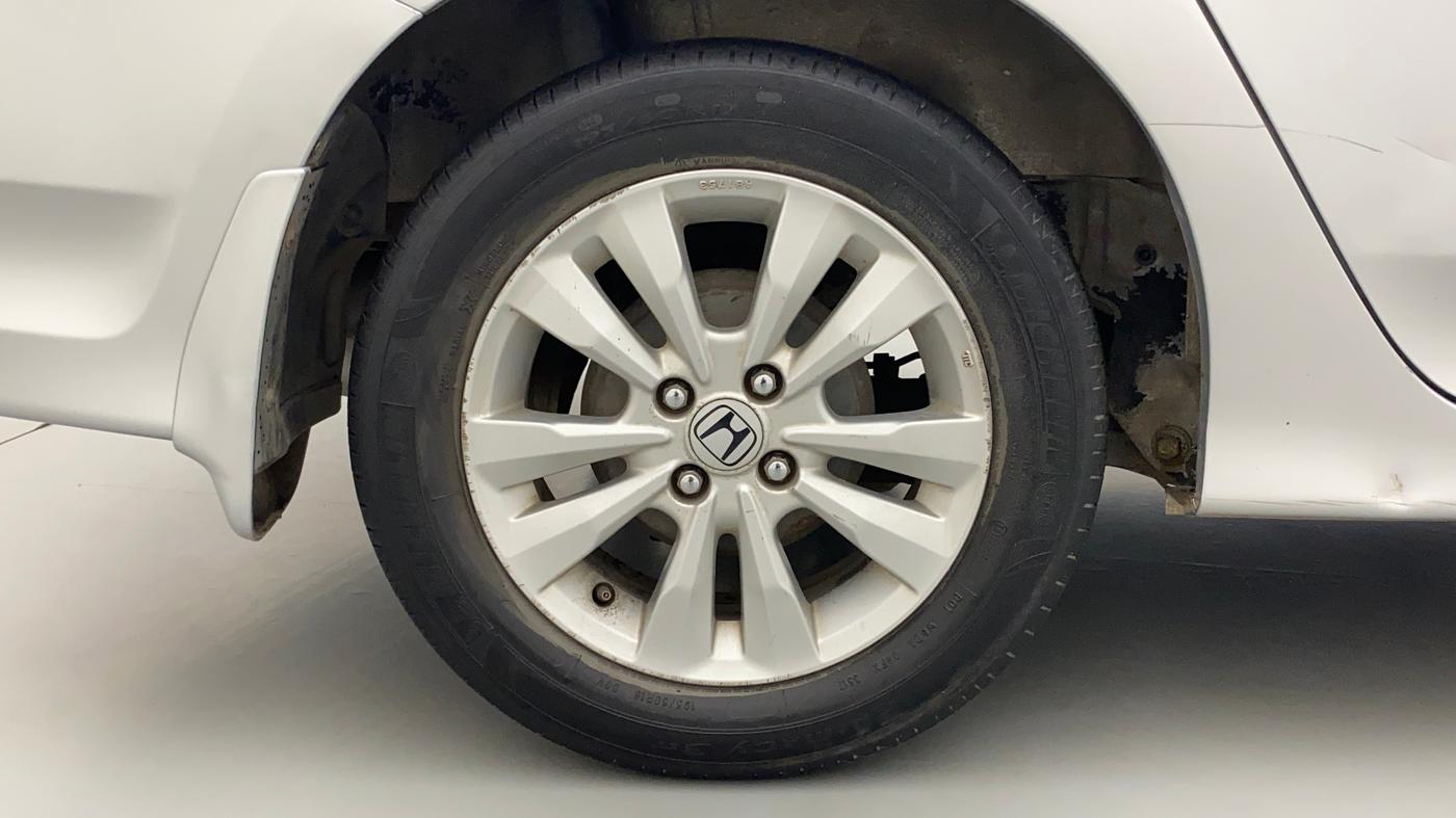2013 Honda City 1.5L I-VTEC V MT, Petrol, Manual, 1,04,308 km, Right Rear Wheel