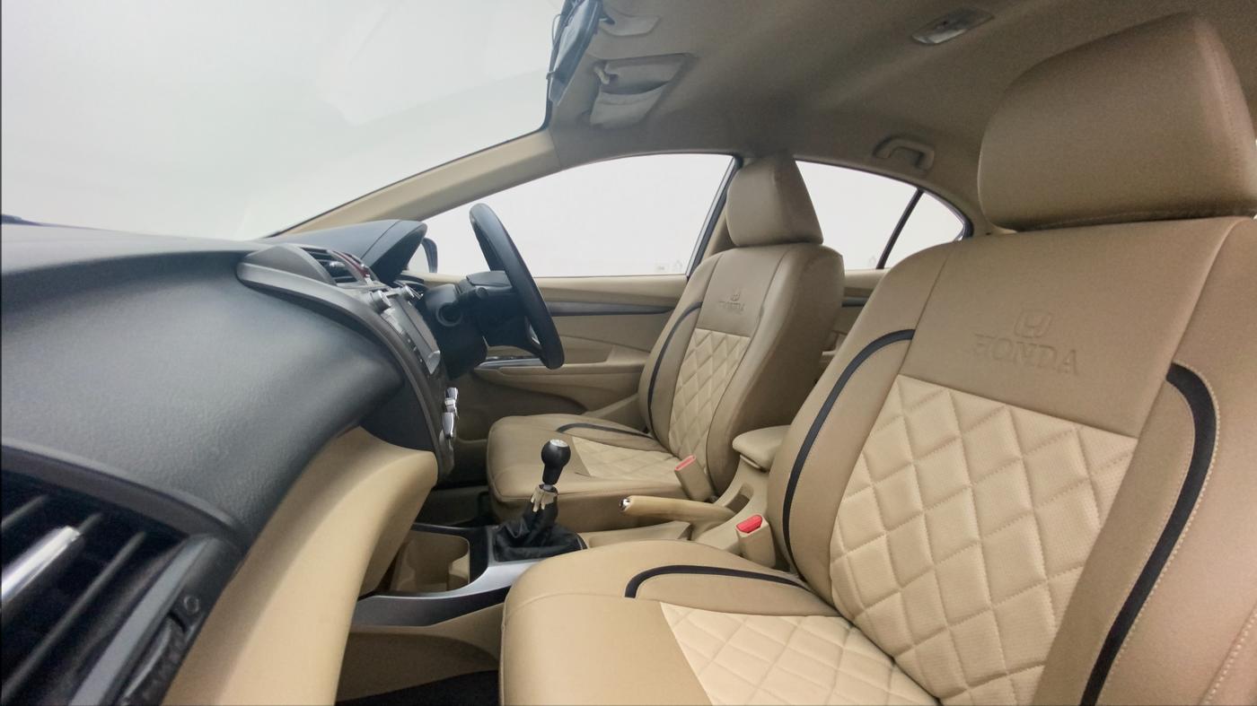 2013 Honda City 1.5L I-VTEC V MT, Petrol, Manual, 1,04,308 km, Right Side Front Door Cabin