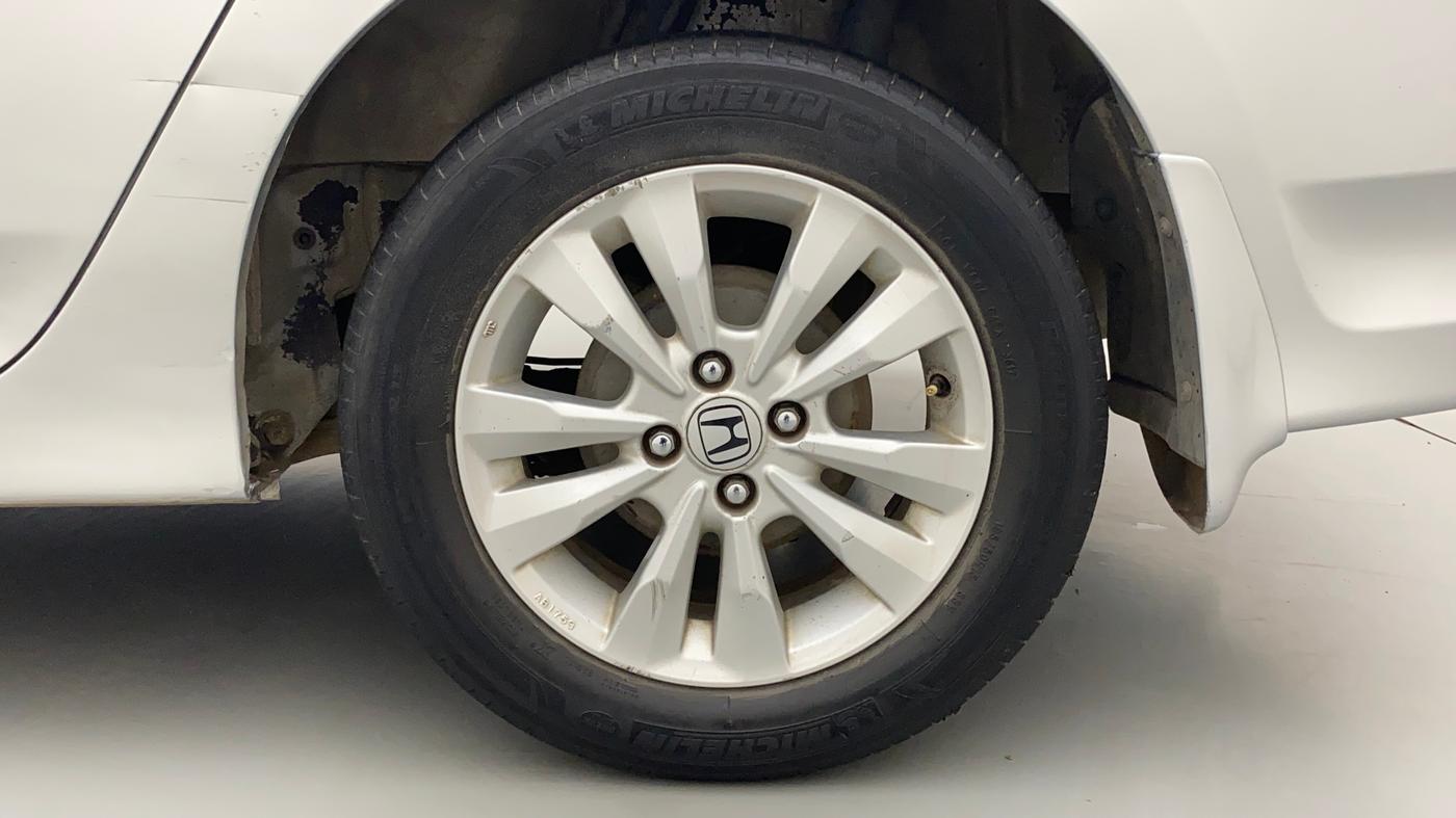 2013 Honda City 1.5L I-VTEC V MT, Petrol, Manual, 1,04,308 km, Left Rear Wheel