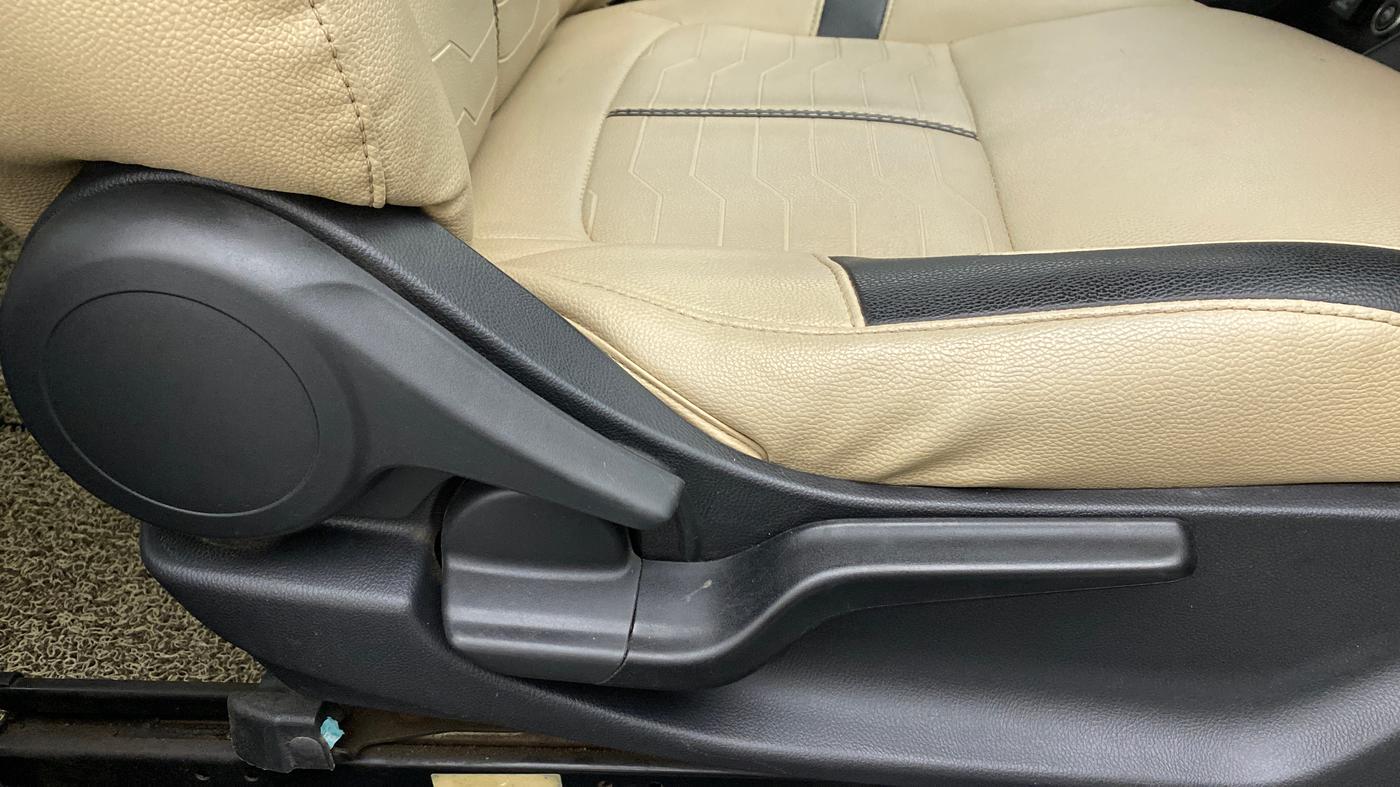 2019 Honda Amaze 1.2L I-VTEC V, CNG, Manual, 87,344 km, Driver Side Adjustment Panel