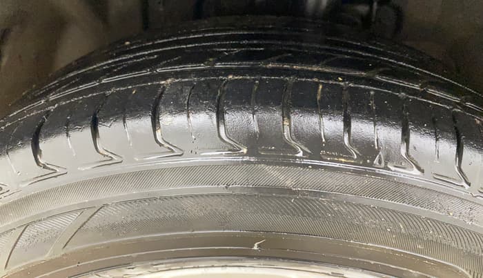 2017 Ford Ecosport TITANIUM 1.5L DIESEL, Diesel, Manual, 1,48,216 km, Left Front Tyre Tread